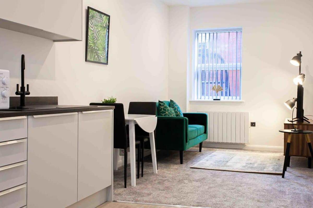 Modern & Stylish 1 Bedroom Apartment In Bolton Exteriér fotografie